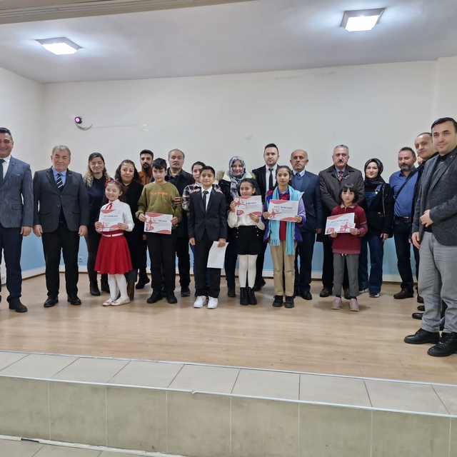 Yağlıdere'de, "İstiklal Marşı'nı Güzel Okuma" yarışması ilçe finali yapıldı