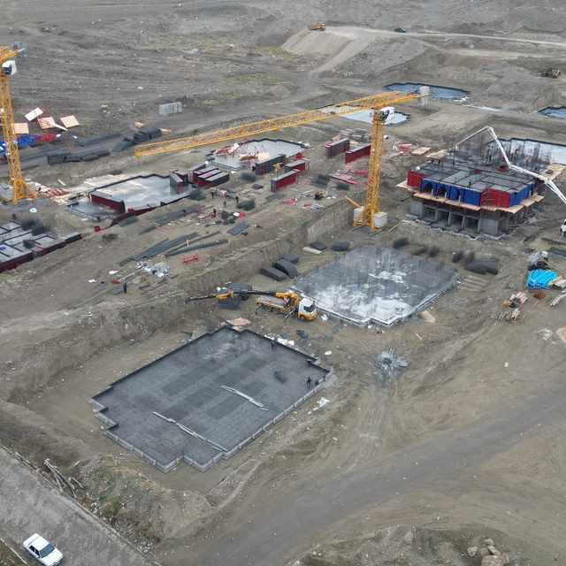 Yeşilhisar Belediye Başkanı Taşyapan, TOKİ şantiyesini ziyaret etti