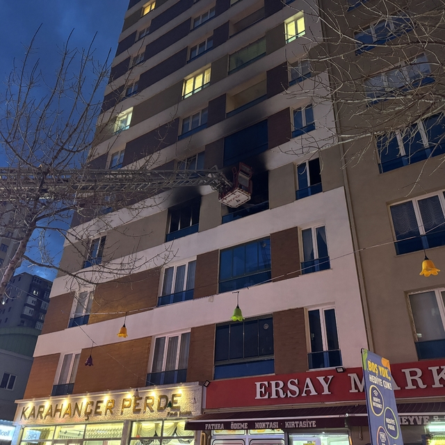 Kayseri'de 14 katlı binada çıkan yangında 7 kişi dumandan etkilendi