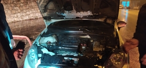 Adıyaman'da alev alan otomobilde hasar oluştu