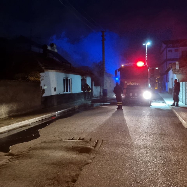 Çorum'da elektrikli ısıtıcıdan yangın çıkan evde hasar oluştu
