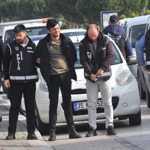 İzmir'de yolsuzluk operasyonu: 6 tutuklama
