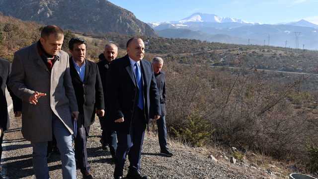 Artvin Valisi Ünsal, Ardanuç'ta GES kurulacak alanda inceleme yaptı