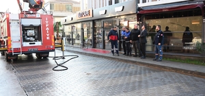 Biga'da alışveriş merkezinde çıkan yangın söndürüldü