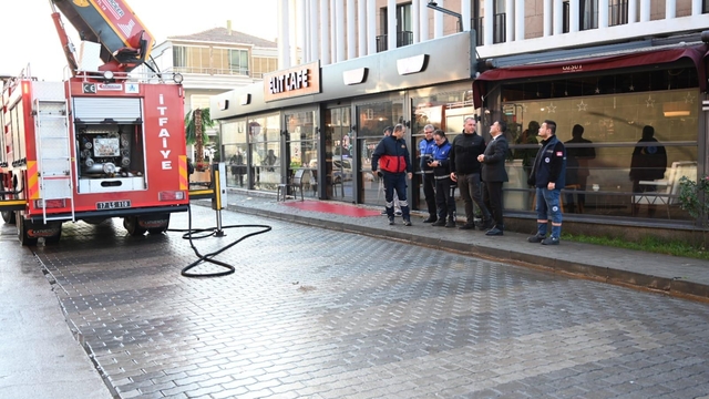 Biga'da alışveriş merkezinde çıkan yangın söndürüldü