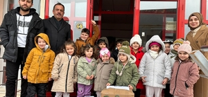 Ulaş'ta anaokulu öğrencilerden ihtiyaç sahiplerine gıda yardımı