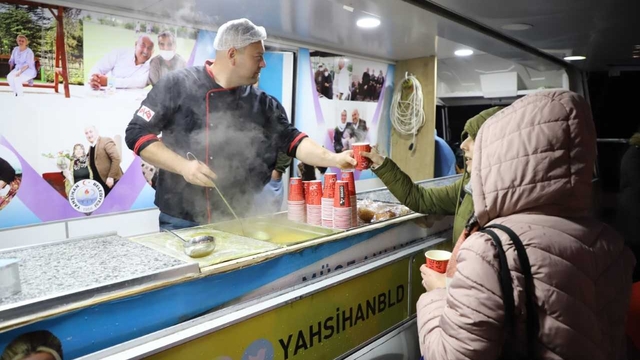 Yahşihan Belediyesinden üniversite öğrencilerine çorba ikramı