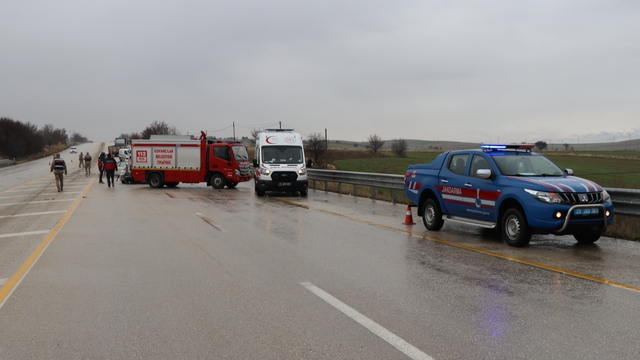 Elazığ'da otomobil ile panelvanın çarpıştığı kazada 4 kişi yaralandı