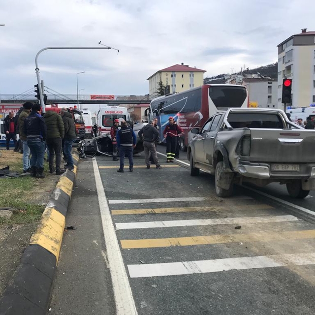 Trabzon'da meydana gelen trafik kazasında aynı aileden 5 kişi yaralandı