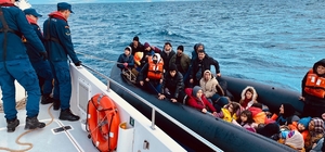 İzmir açıklarında 46 düzensiz göçmen kurtarıldı