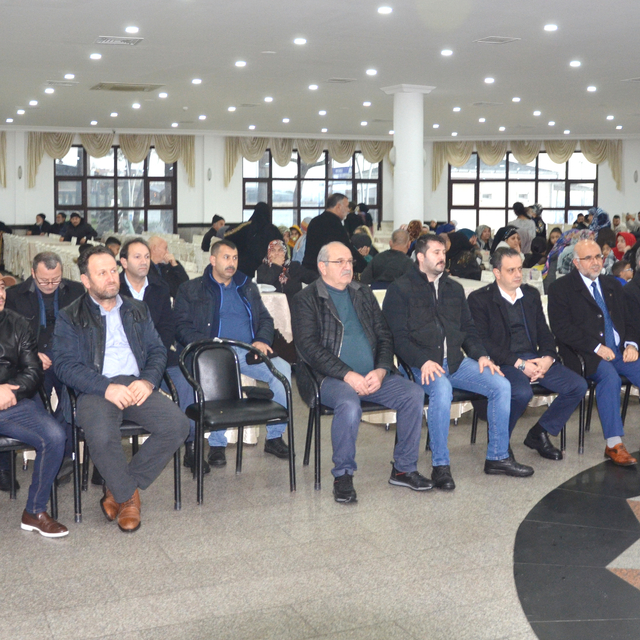 Karamürsel'de 15 Roman vatandaş umreye uğurlandı
