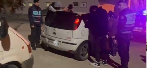 Çanakkale'de 35 kaçak göçmen ile 6 organizatör yakalandı