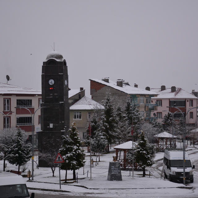 Başçiftlik'te kar yağışı etkili oldu