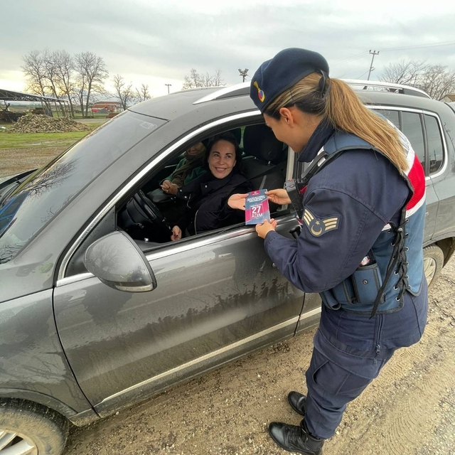 Edirne'de jandarmanın bilgilendirme faaliyetleri sürüyor
