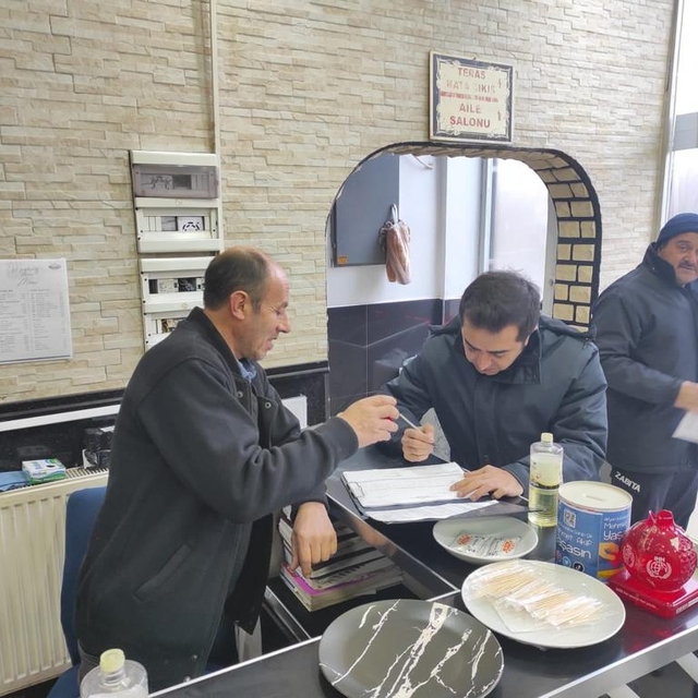 Sandıklı'da fiyat listesi denetimi yapıldı