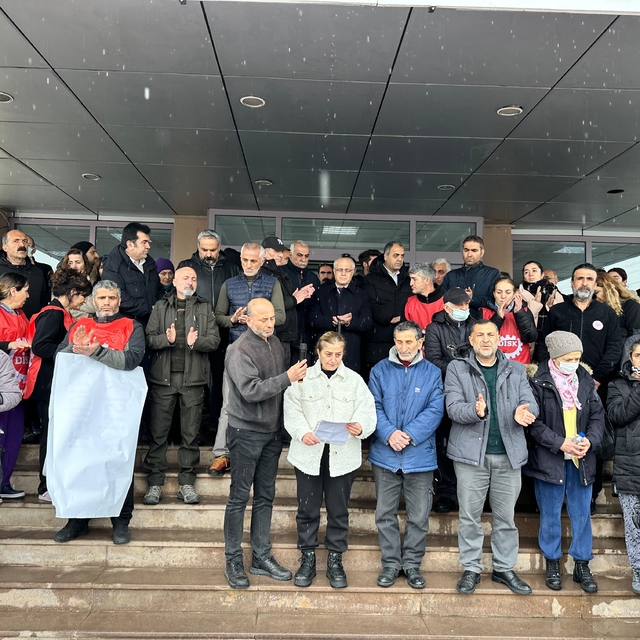 Çöp kamyonundan düşüp ağır yaralanan işçinin ailesinden `ihmal´ iddiası