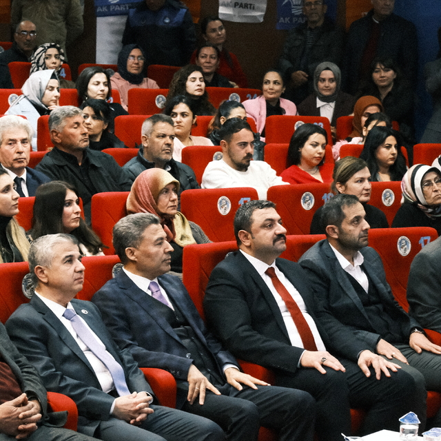 AK Parti'li Sever, Mut'ta aday tanıtım toplantısına katıldı