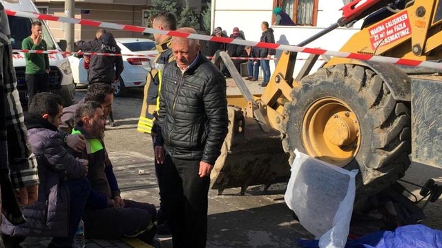 İş makinesinin çarptığı bebek arabasındaki Elis Ada öldü, annesi ve kardeşi yaralandı