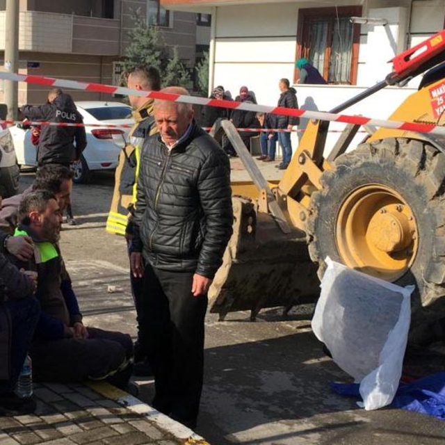 İş makinesinin çarptığı bebek arabasındaki Elis Ada öldü, annesi ve kardeşi...