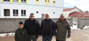 Ahlat'ta vatandaşlar sahipsiz hayvanlar sorununun çözülmesini istiyor