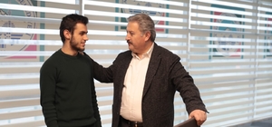 Melikgazi Belediye Başkanı Palancıoğlu, yapımı tamamlanan kütüphaneyi incel...