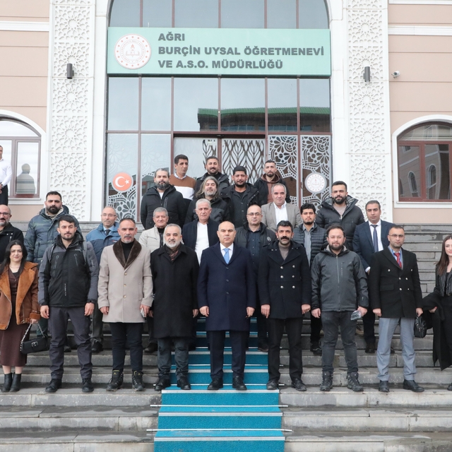 Ağrı Valisi Mustafa Koç, gazetecilerle bir araya geldi