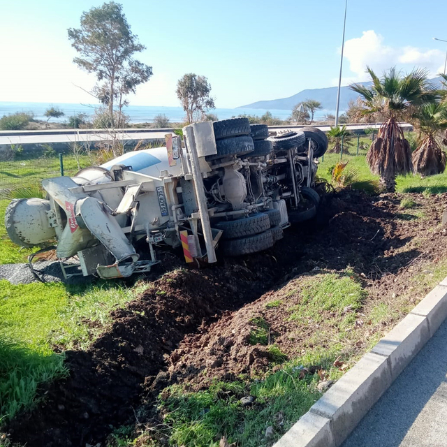 Emniyet şeridinde beton mikserinin çarpmasıyla öldü, kardeşi kaçarak kurtul...