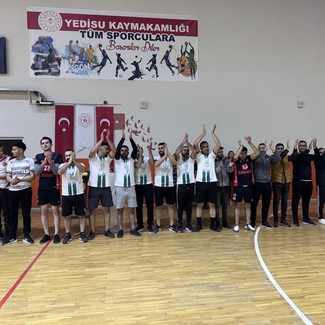 Yedisu'da "Kurumlar ve Köyler Arası Voleybol Kardeşlik Turnuvası" düzenlend...