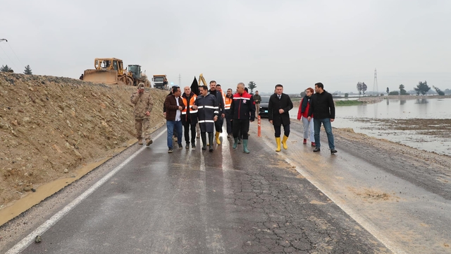 Hatay'da sağanak nedeniyle 10 bin dekar arazi su altında kaldı (3)