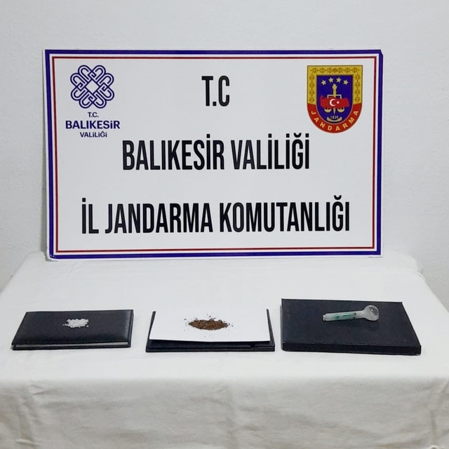 Balıkesir'de uyuşturucu operasyonlarında 7 zanlı yakalandı