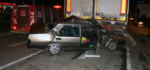 Otomobil, TIR'a arkadan çarptı: 1 yaralı