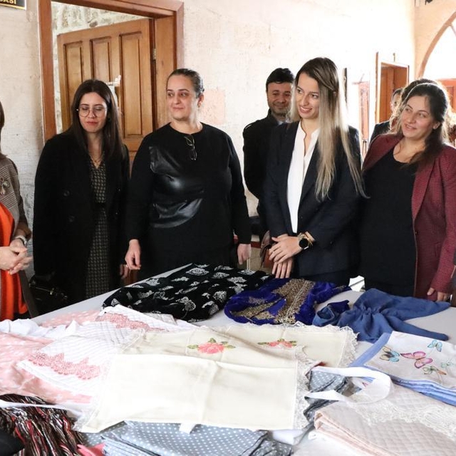 Vali Şıldak'ın eşi Fatma Şıldak, Viranşehir'de kandın kursiyerleri ziyaret...