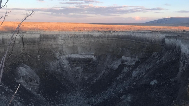 Karaman'da 63 metre çapında obruk oluştu