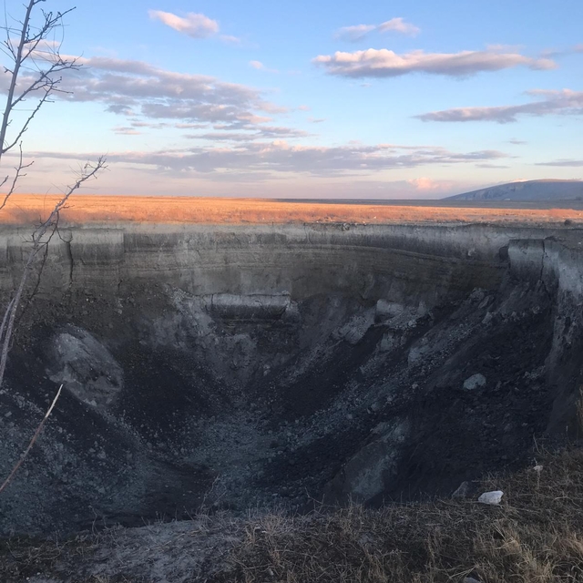 Karaman'da 63 metre çapında obruk oluştu