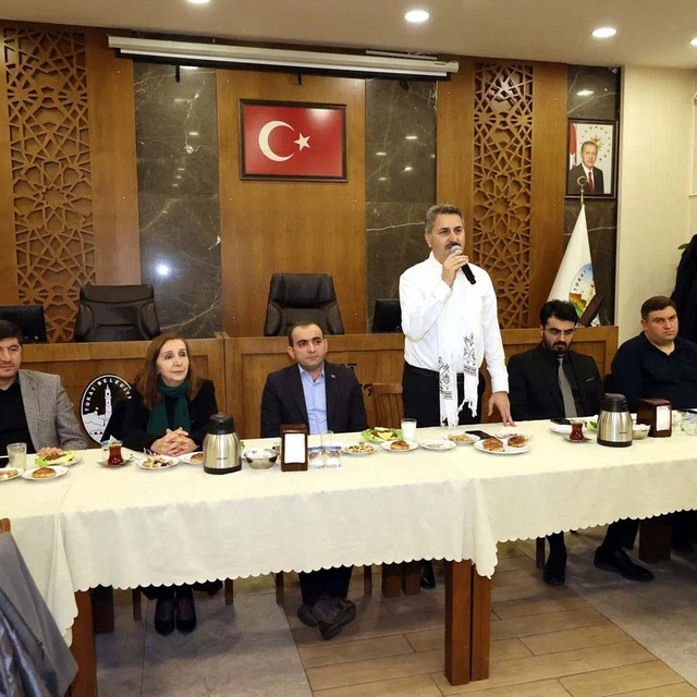 Tokat Belediye Başkanı Eroğlu, gençlerle bir araya geldi