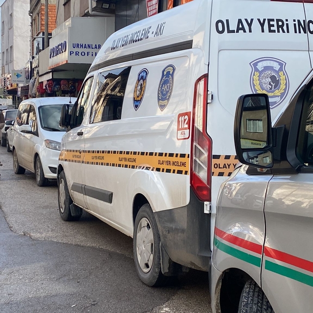 İcra memurlarıyla hacze giden polis memuru tabancayla vuruldu