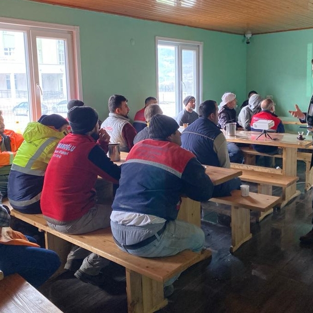 Ayancık'ta "Baba Okulu" projesi hayata geçirildi