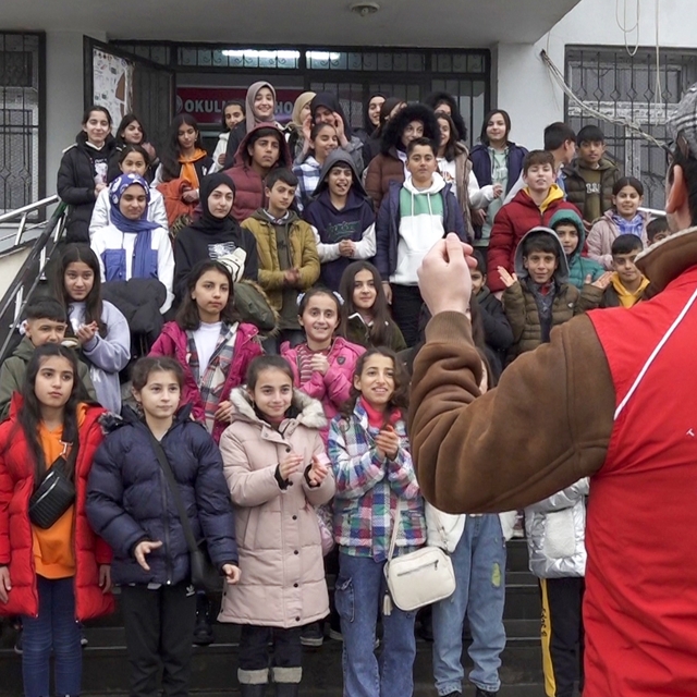 Diyarbakır'da kırsaldaki öğrenciler için sportif ve kültürel etkinlikler ya...