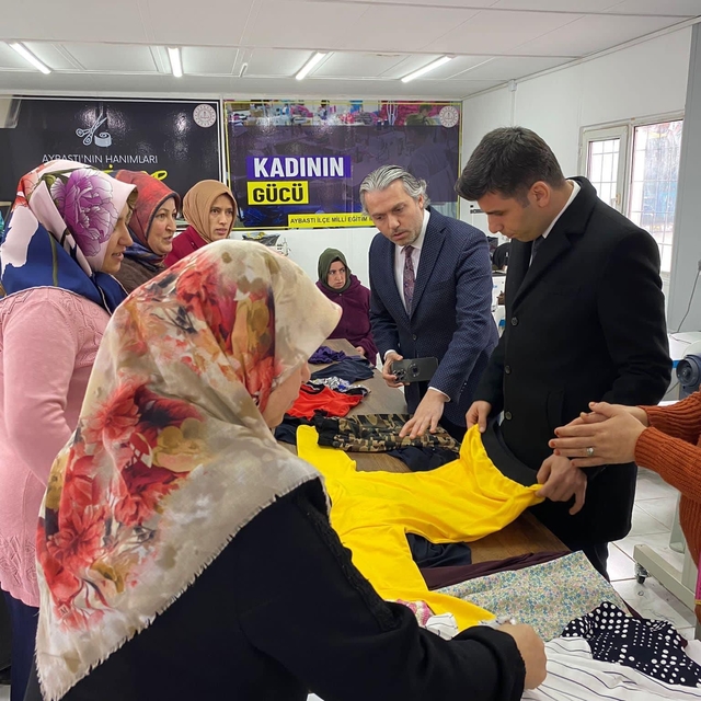 Ordulu kadınlar Gazzeli çocuklar için kıyafet dikiyor