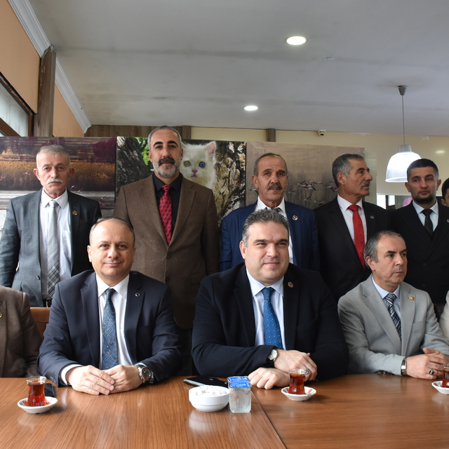 BBP Genel Başkan Yardımcıları Çomaklı ve Serin, Van'da gazetecilerle bir ar...