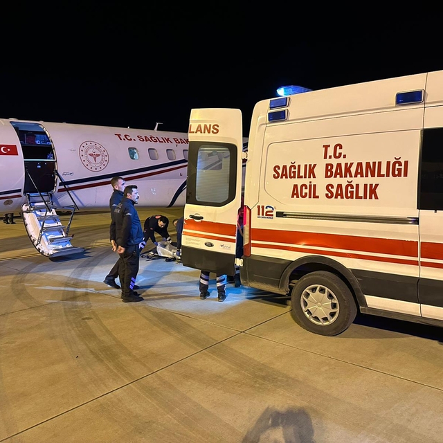 Mardin'de 84 yaşındaki hasta ambulans uçakla Ankara'ya sevk edildi