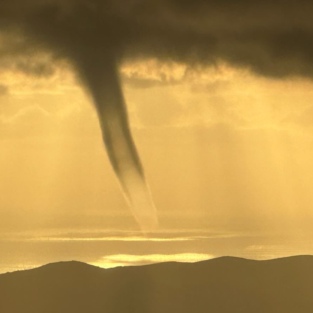 Antalya'nın Kaş ilçesinde denizde hortum oluştu