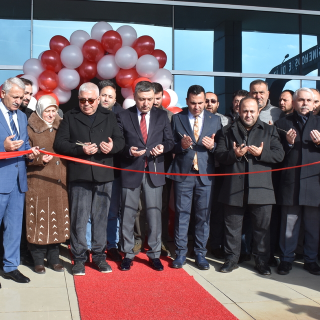 Gümüşhane Valisi Tanrısever, Kelkit'te tekstil fabrikasının açılışına katıl...