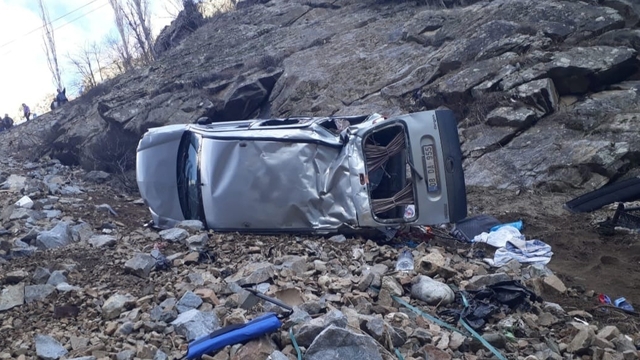 Artvin'de trafik kazasında aynı aileden 4 kişi yaralandı