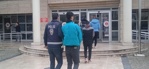 Sosyal medyada tanıştığı kadın ve arkadaşları tarafından gasbedildi