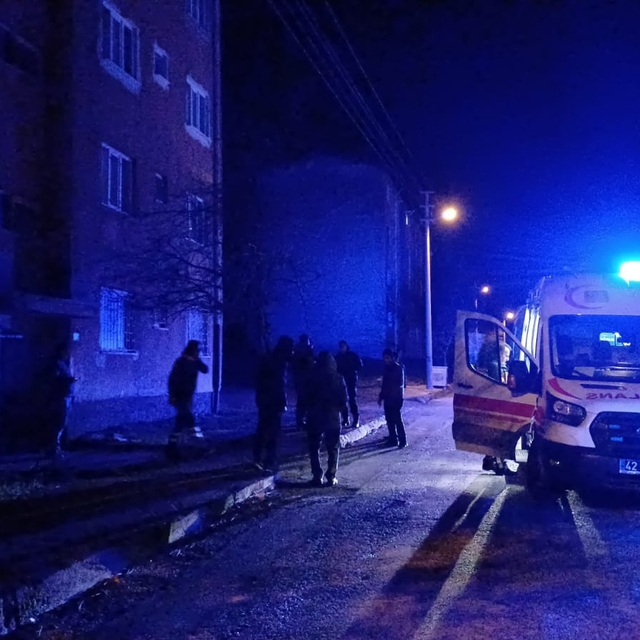 Emekli polis evinde ölü bulundu