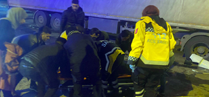 Şanlıurfa'da TIR ile otomobil çarpıştı: 1 ölü, 4 yaralı