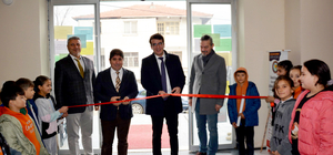 Selendi'de kitap fuarı açıldı