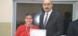 Şarkışla'da öğrenciler karne aldı