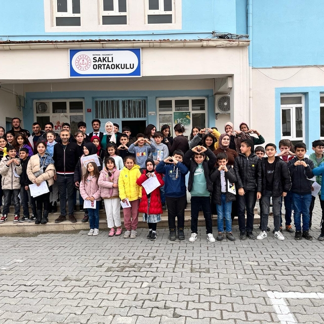 Hasankeyf'te öğrenciler karne aldı